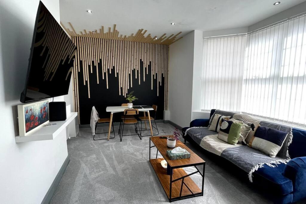 Luxury 2 Bed Duplex Apartment By Yo Room! - Leicester City- Free Parking Exterior foto