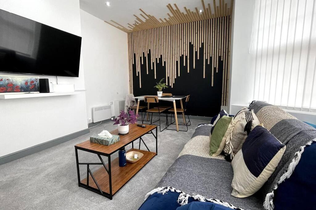 Luxury 2 Bed Duplex Apartment By Yo Room! - Leicester City- Free Parking Exterior foto
